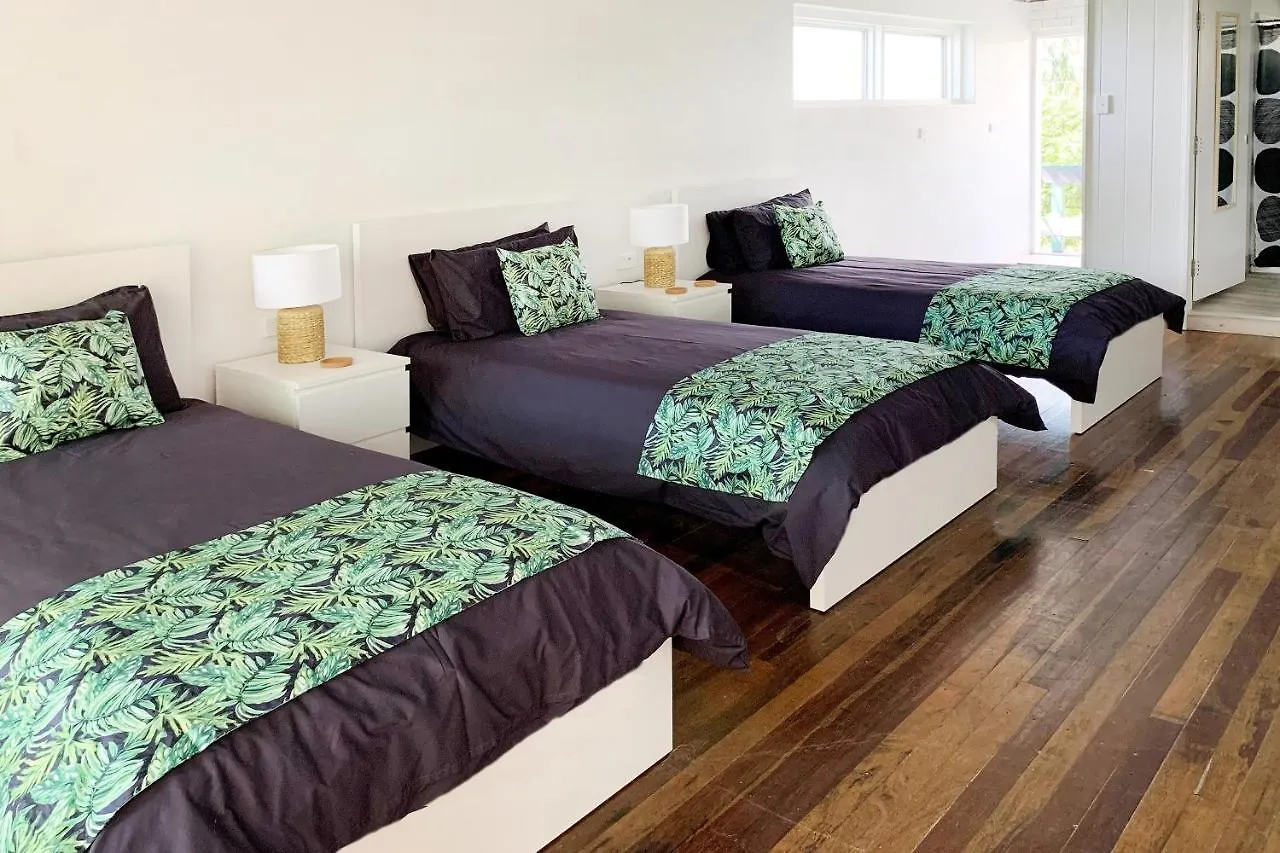 Airlie Beach Magnums - Adults Only Airlie Beach