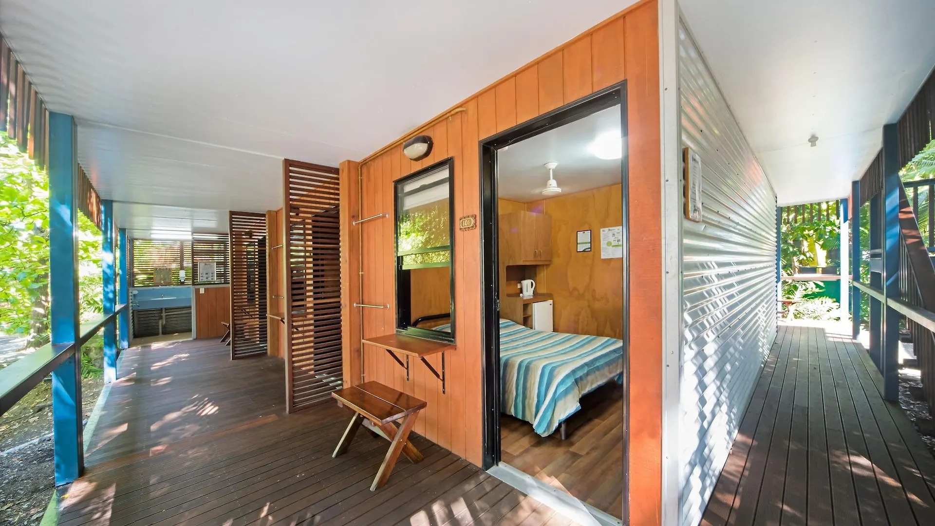 Airlie Beach Magnums - Adults Only
